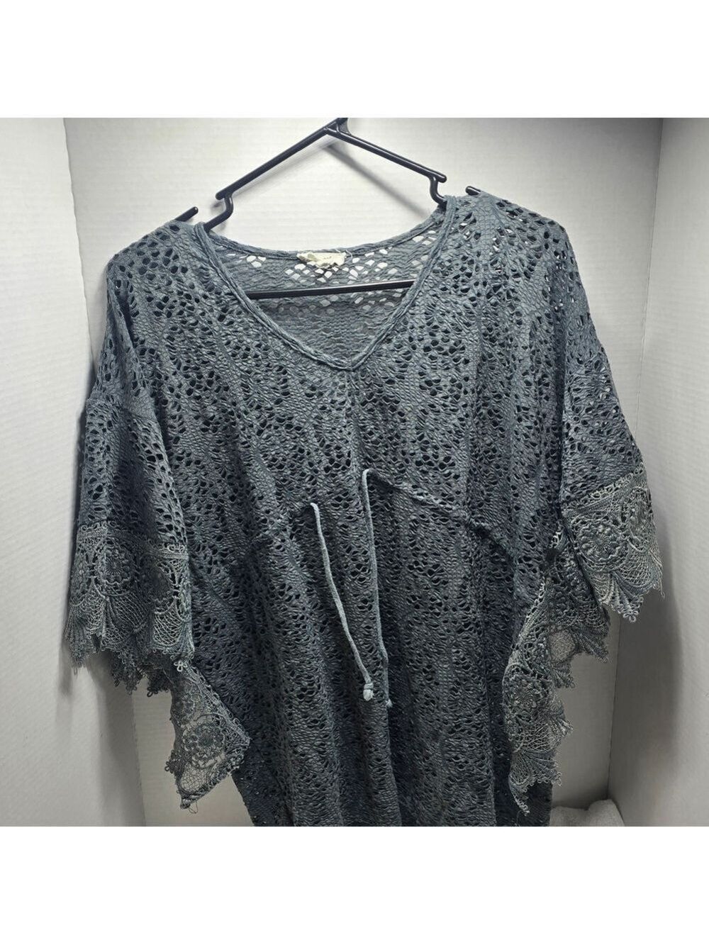 ODDY Gray Lace Knit Top